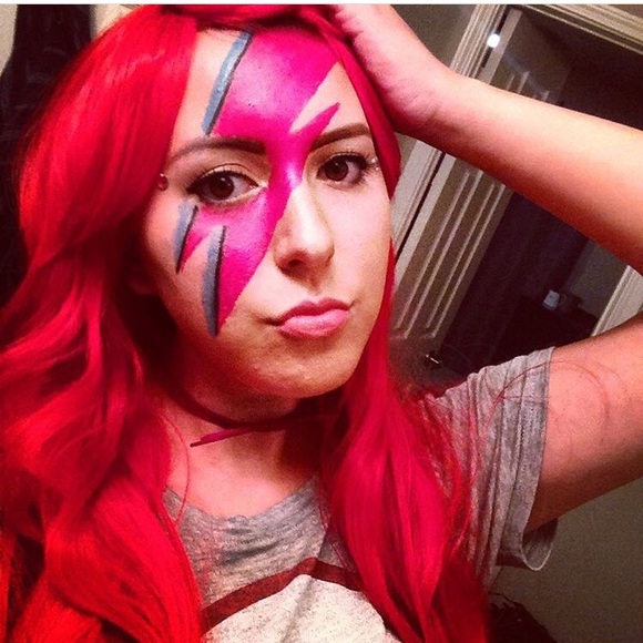 Meet your Posher, Laura - Picture 2 of 2